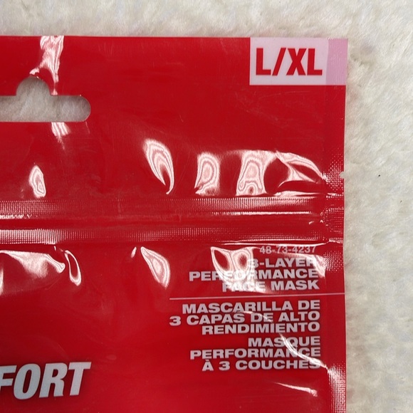 3/$30🛍 Milwaukee 3 Layer Performance Mask 1-Pack - Picture 10 of 14